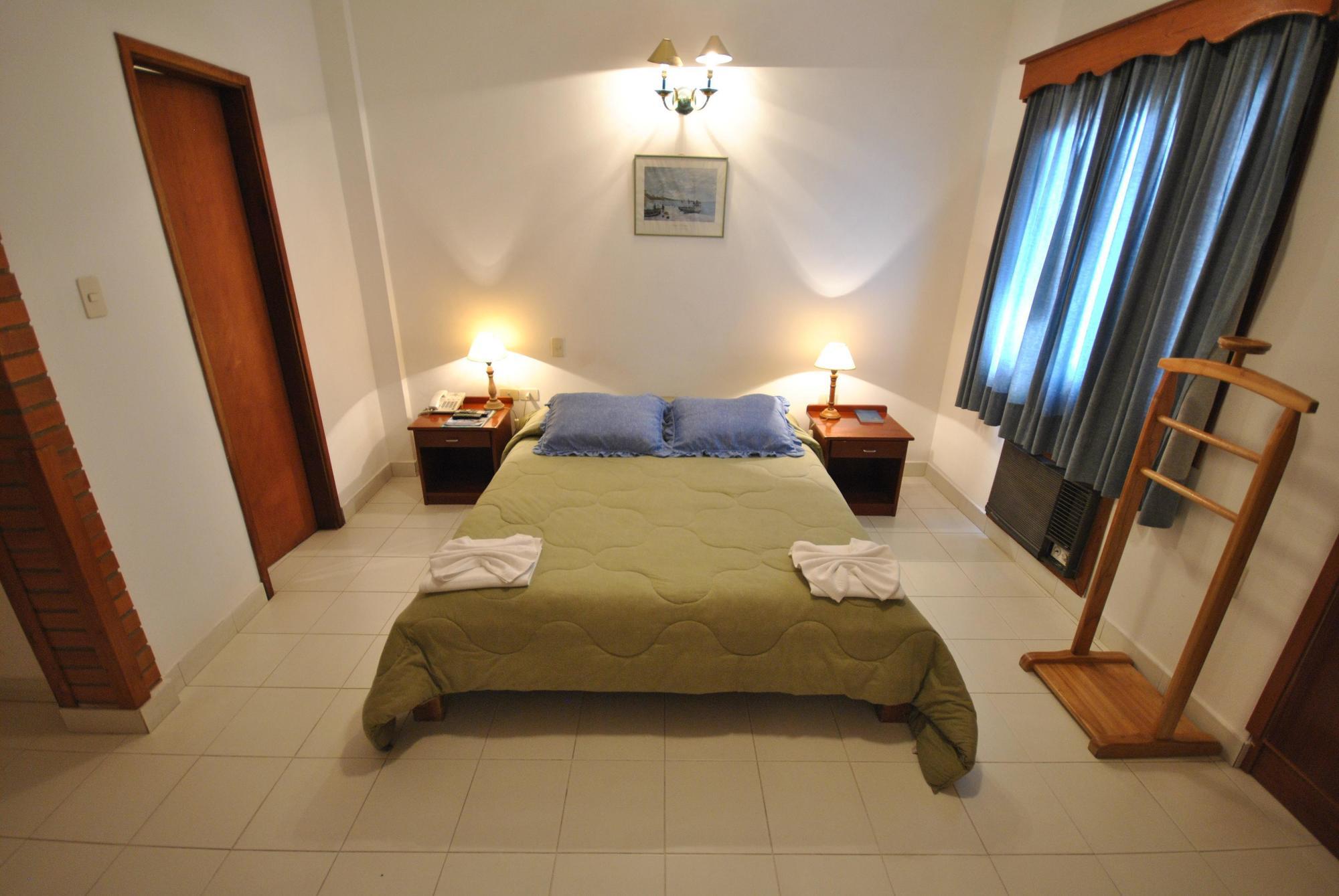 Hotel Portal Del Sol อะซุนซิออง ภายนอก รูปภาพ